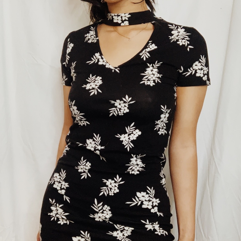 F21 Black Choker Floral Dress ✨